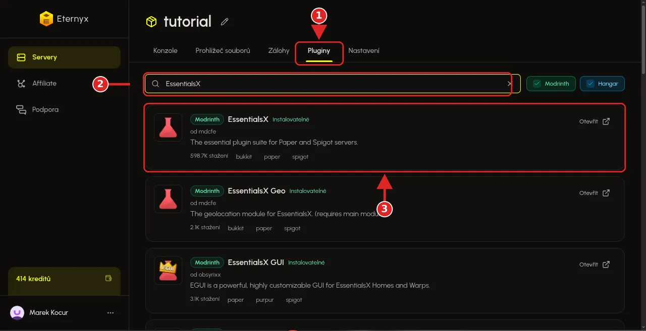 Záložka Pluginy, pole Hledat pluginy s EssentialsX a karta jádra EssentialsX v Eternyx dashboardu