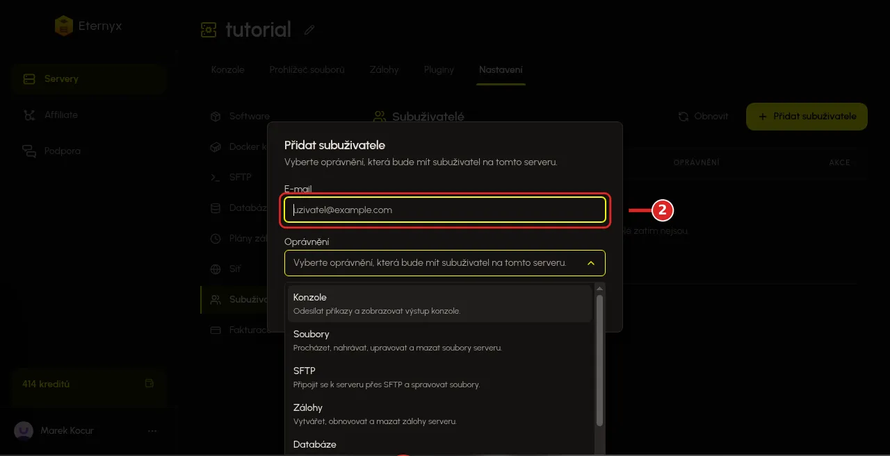 Dialog Přidat subuživatele s polem E-mail a seznamem oprávnění v Eternyx dashboardu