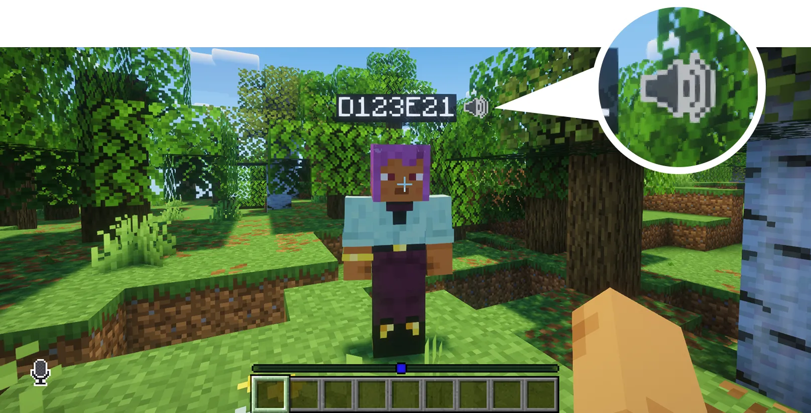 Minecraft s aktivním Simple Voice Chatem a ikonou hlasového chatu nad hráčem